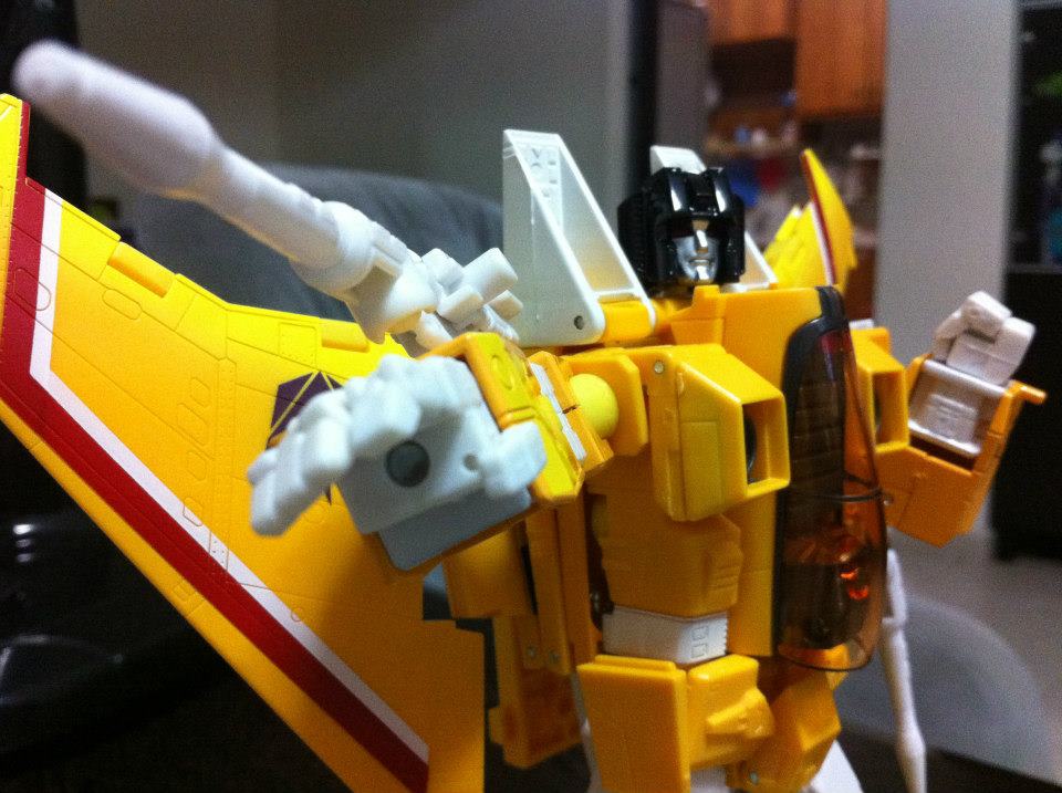 Takara Tomy Masterpiece MP-11S Sunstorm - A New Transformers